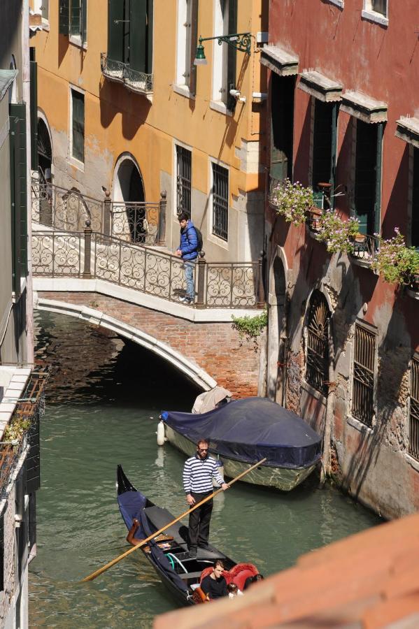 Tra San Marco E Rialto *
