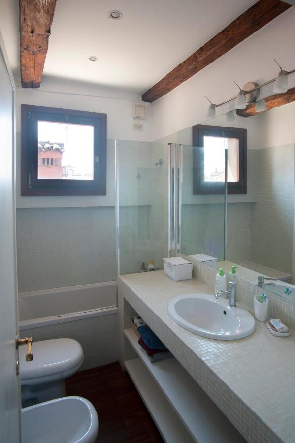 Tra San Marco E Rialto Apartamento