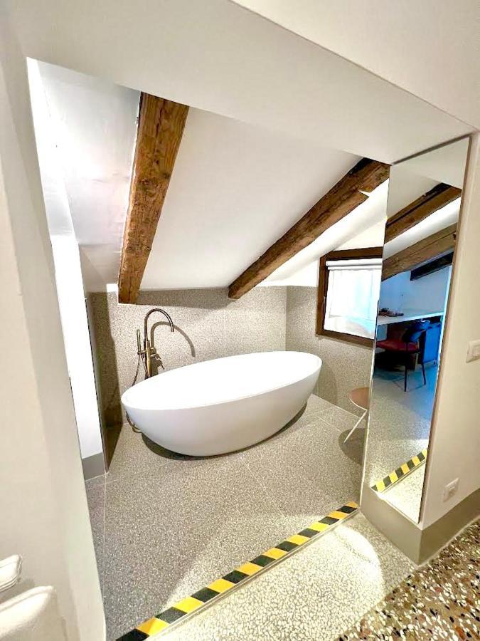 Tra San Marco E Rialto Apartamento