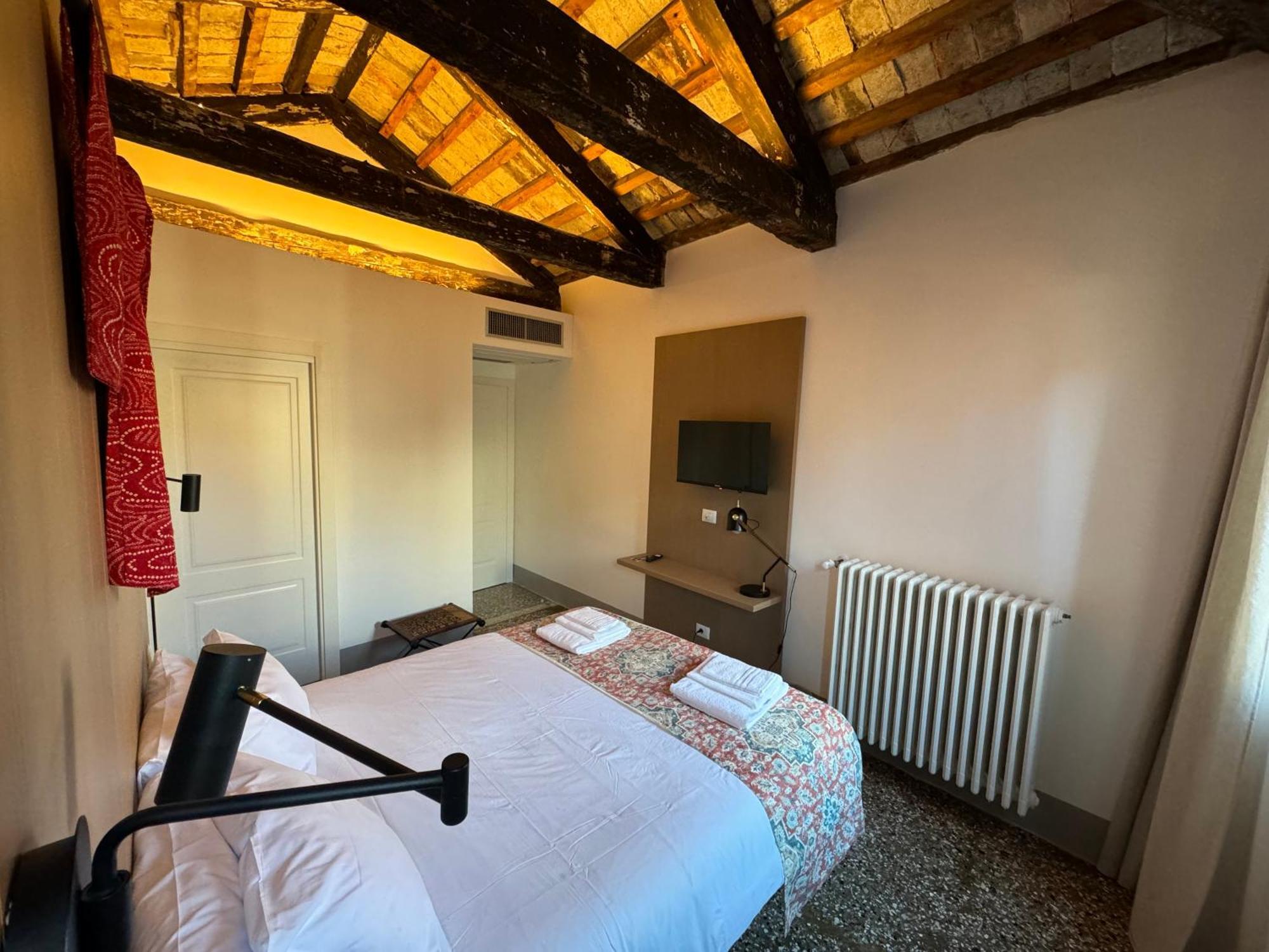 Tra San Marco E Rialto Apartamento *